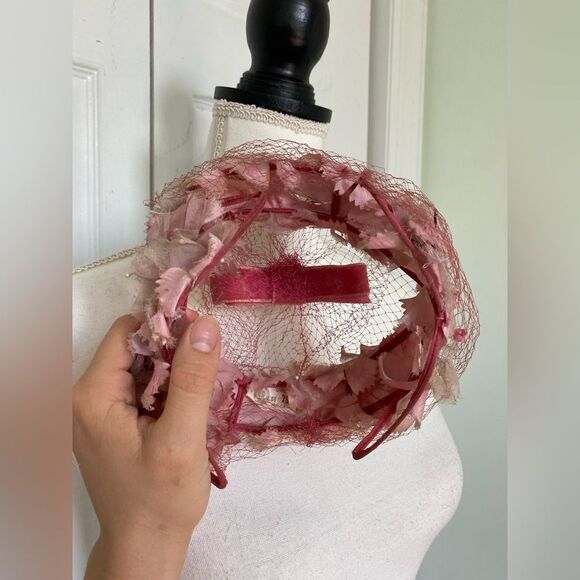 1950s Vintage Pink Flower & Bow Hat - Picture 4 of 9